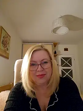 Snapshot of JanieLight53 chatting on 26, 3, 2026 JanieLight53 online show from 26, 3, 2026