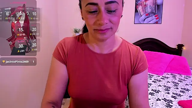Snapshot of sara_florez12 chatting on 5, 6, 2026 sara florez12 online show from 5, 6, 2026
