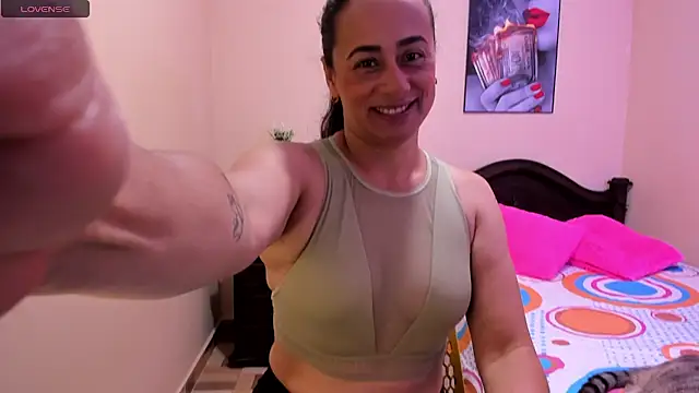 Snapshot of sara_florez12 chatting on 25, 5, 2026 sara florez12 online show from 25, 5, 2026