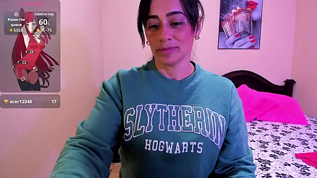Snapshot of sara_florez12 chatting on 7, 6, 2026 sara florez12 online show from 7, 6, 2026