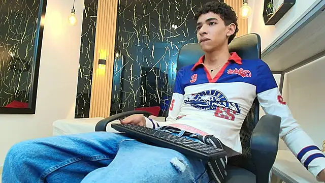 ValeriHot 1 online show from 10, 4, 2026