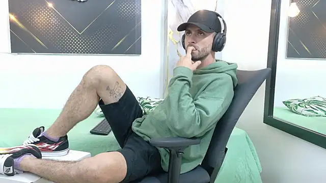 Snapshot of KingOfTemptation chatting on 7, 6, 2026 KingOfTemptation online show from 7, 6, 2026