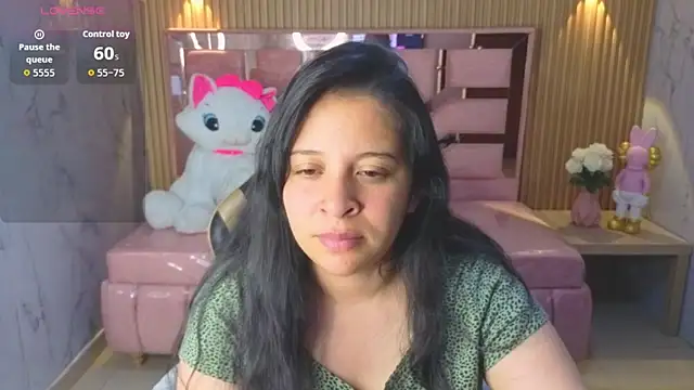 Snapshot of sara_tellez_s chatting on 17, 6, 2026 sara tellez s online show from 17, 6, 2026