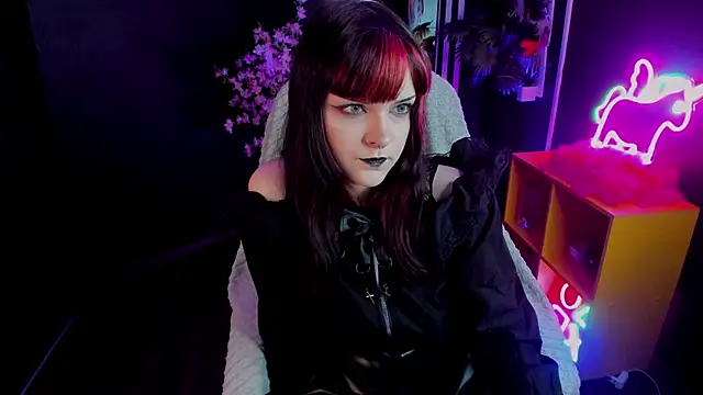 EsterTwilight online show from 19, 6, 2026