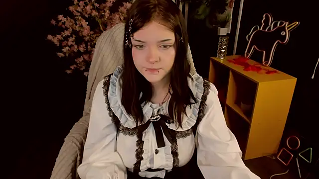 Snapshot of EsterTwilight chatting on 30, 4, 2026 EsterTwilight online show from 30, 4, 2026