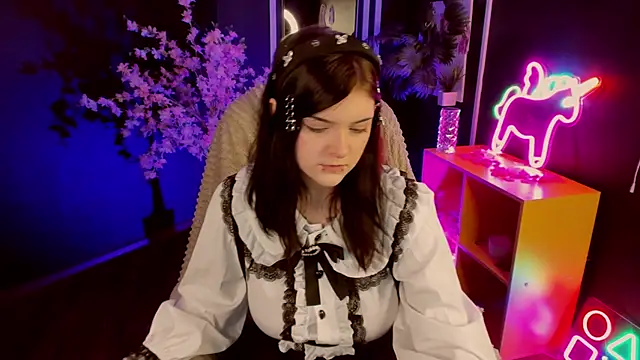 EsterTwilight online show from 29, 4, 2026