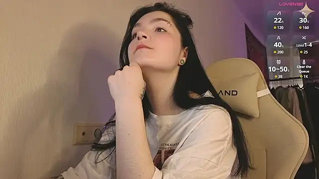 Luna Moon13 online show from 10, 4, 2026