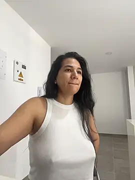 NahomyLee16 online show from 7, 3, 2026