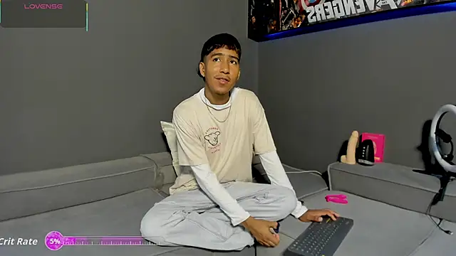Snapshot of Ender_h0tt chatting on 12, 5, 2026 Ender h0tt online show from 12, 5, 2026