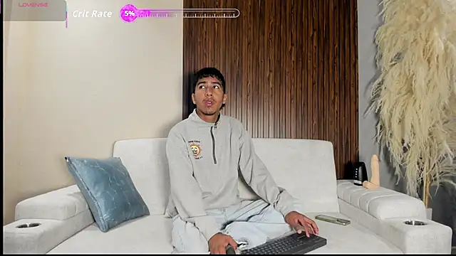 Snapshot of Ender_h0tt chatting on 5, 6, 2026 Ender h0tt online show from 5, 6, 2026