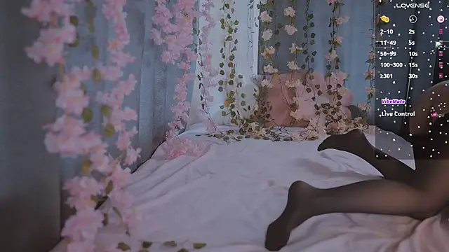 x  sexykitten666  x online show from 4, 7, 2026
