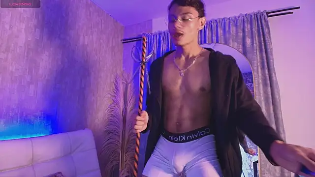 davis saint online show from 7, 4, 2026