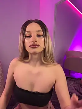 Snapshot of ScarletFlameee chatting on 25, 4, 2026 ScarletFlameee online show from 25, 4, 2026