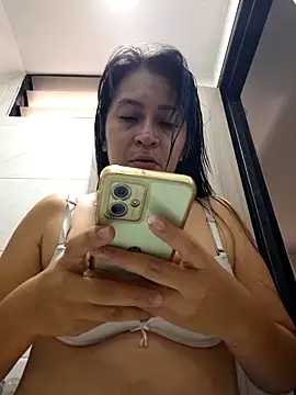 Snapshot of Dr_Edna_naughty chatting on 5, 5, 2026 Dr Edna naughty online show from 5, 5, 2026