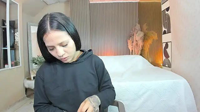 ZaraLuciana online show from 17, 4, 2026