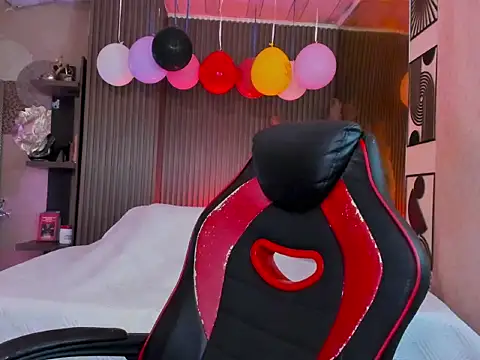 ZaraLuciana online show from 20, 4, 2026