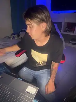 Snapshot of AngelLatinBoy chatting on 12, 4, 2026 AngelLatinBoy online show from 12, 4, 2026