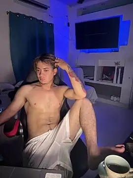 Snapshot of AngelLatinBoy chatting on 4, 4, 2026 AngelLatinBoy online show from 4, 4, 2026