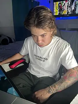 Snapshot of AngelLatinBoy chatting on 14, 3, 2026 AngelLatinBoy online show from 14, 3, 2026