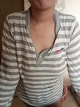 Snapshot of Divya3107 chatting on 19, 6, 2026 Divya3107 online show from 19, 6, 2026