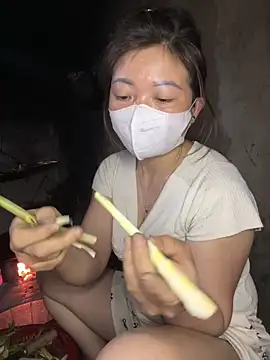 Bling-pusy online show from 10, 3, 2026