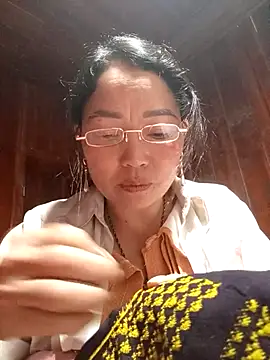 Yellow-pink online show from 14, 3, 2026