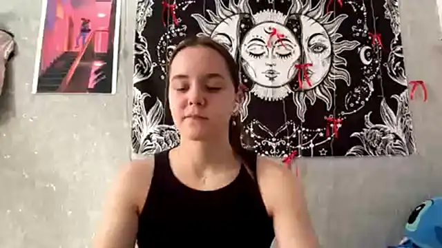 IvetteLuchetti online show from 9, 3, 2026