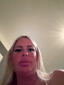 Snapshot of anna_kournikova chatting on 28, 4, 2026 anna kournikova online show from 28, 4, 2026