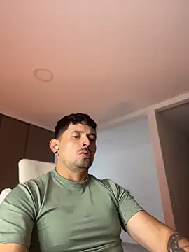 TroyeSavage online show from 23, 4, 2026