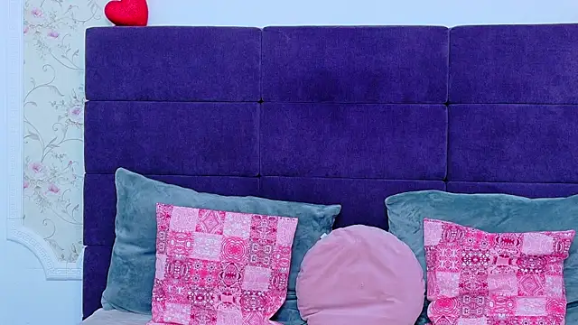 NataliaCroft online show from 20, 4, 2026