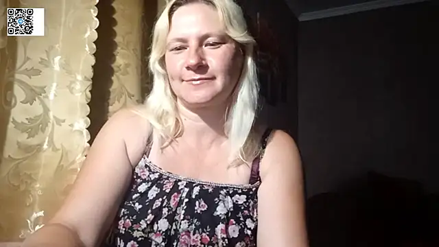Snapshot of DiamondLady555 chatting on 7, 7, 2026 DiamondLady555 online show from 7, 7, 2026