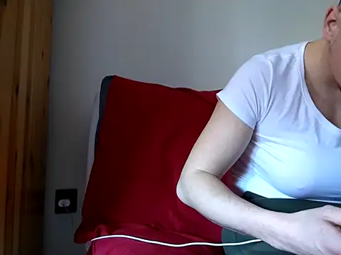biszexboy97 online show from 11, 3, 2026