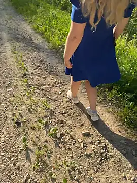 Julia and the cock online show from 26, 5, 2026