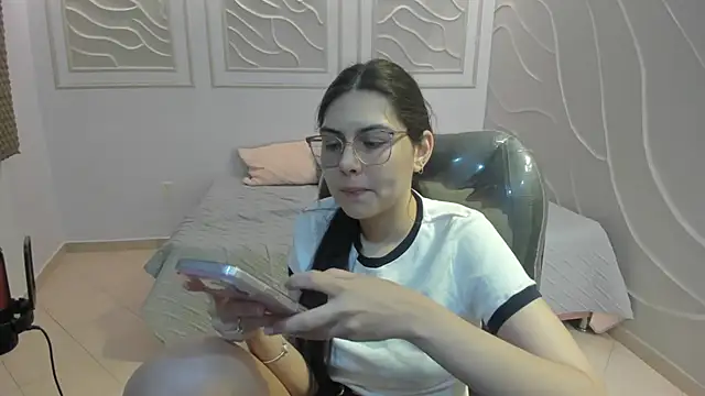 Cloebennet013 online show from 27, 7, 2026