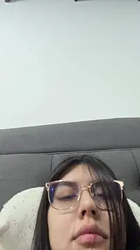 Snapshot of Cloebennet013 chatting on 8, 6, 2026 Cloebennet013 online show from 8, 6, 2026
