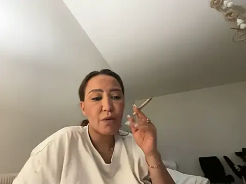 Shylyy25 online show from 9, 5, 2026