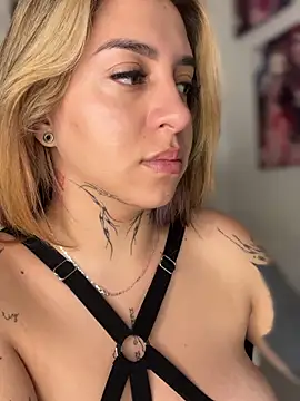 CarolQueen1  online show from 12, 4, 2026