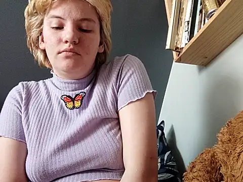 Snapshot of thatcutesubgirlwlw chatting on 19, 4, 2026 thatcutesubgirlwlw online show from 19, 4, 2026