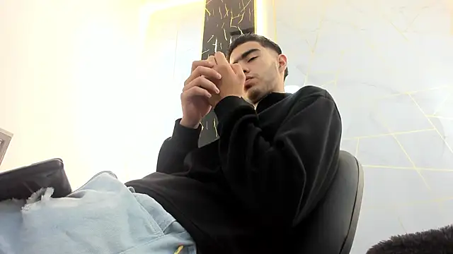 Valentin Lux online show from 18, 4, 2026