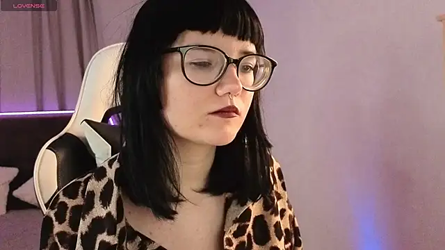 evelyn m00n online show from 25, 3, 2026