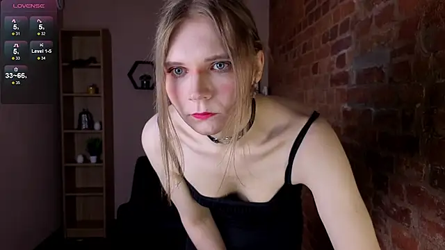 LoralAvery online show from 24, 4, 2026