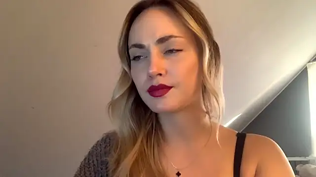 ScarlettSensitive online show from 18, 3, 2026