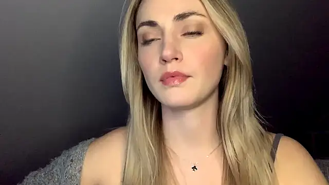 ScarlettSensitive online show from 22, 4, 2026