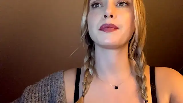 ScarlettSensitive online show from 16, 4, 2026