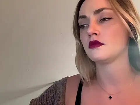 ScarlettSensitive online show from 7, 4, 2026