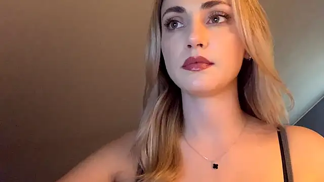 ScarlettSensitive online show from 15, 4, 2026