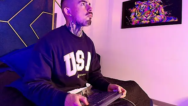 Dallas Whitee online show from 21, 3, 2026