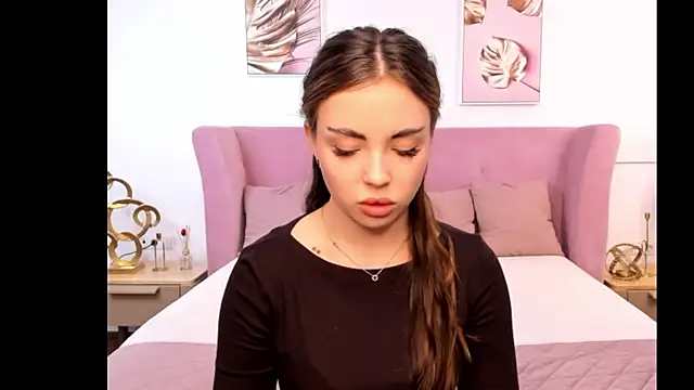 MyEvelin online show from 8, 4, 2026