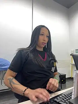 mina harker online show from 18, 4, 2026