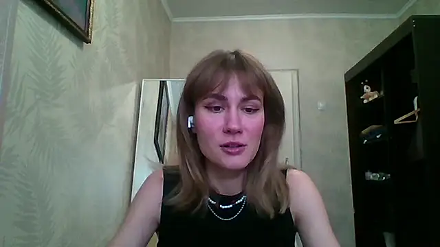 ElenoreHolguin online show from 23, 4, 2026